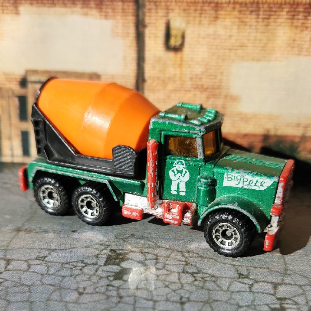 LESNEY 1981 Peterbilt, "BIG PETE" Cement Mixer, Moving Parts Vintage MATCHBOX